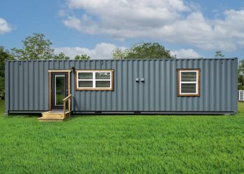 Cette petite maison basée sur un conteneur d’expédition présente un aménagement intéressant qui permet de gagner de l’espace.
