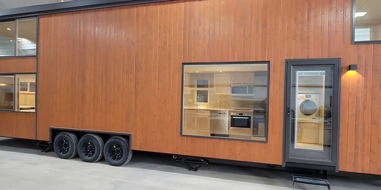 Découvrez Cette Tiny House Spacieuse de 720 Pieds Carrés : Un Concept Innovant pour un Grand Confort dans un Espace Compact!