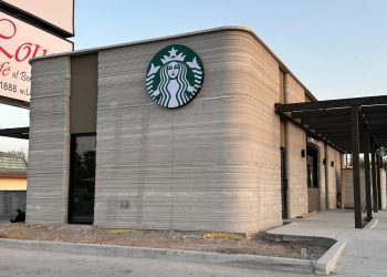 Découvrez ce Café Starbucks Imprimé en 3D au Texas : Un Mélange Parfait de Style Industriel et de Fabrication Rapide !