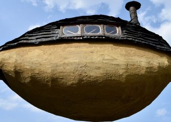 Découvrez les Enchanteurs Salons de Thé Flottants du Japon à Travers l’Objectif de Marco Capitanio !