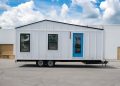 Découvrez cette Tiny House au Design Épatant : Intérieur Spacieux, Confort Moderne et Livraison Partout!