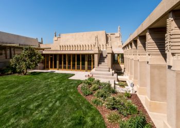 Découvrez le Joyau Architectural de Frank Lloyd Wright : La Hollyhock House en Danger !