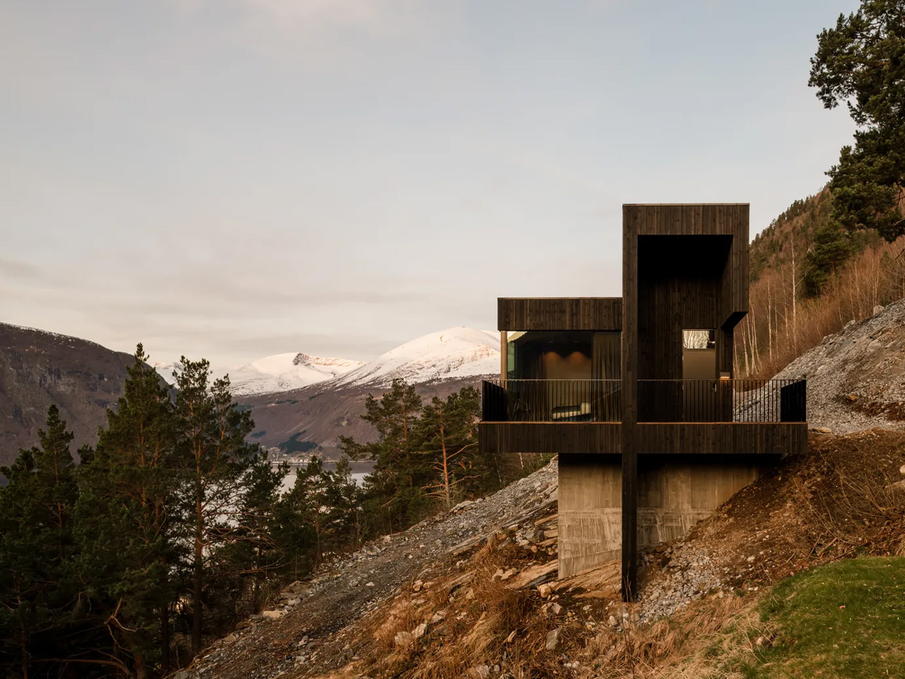 Détails architecturaux de la maison de vacances norvégienne